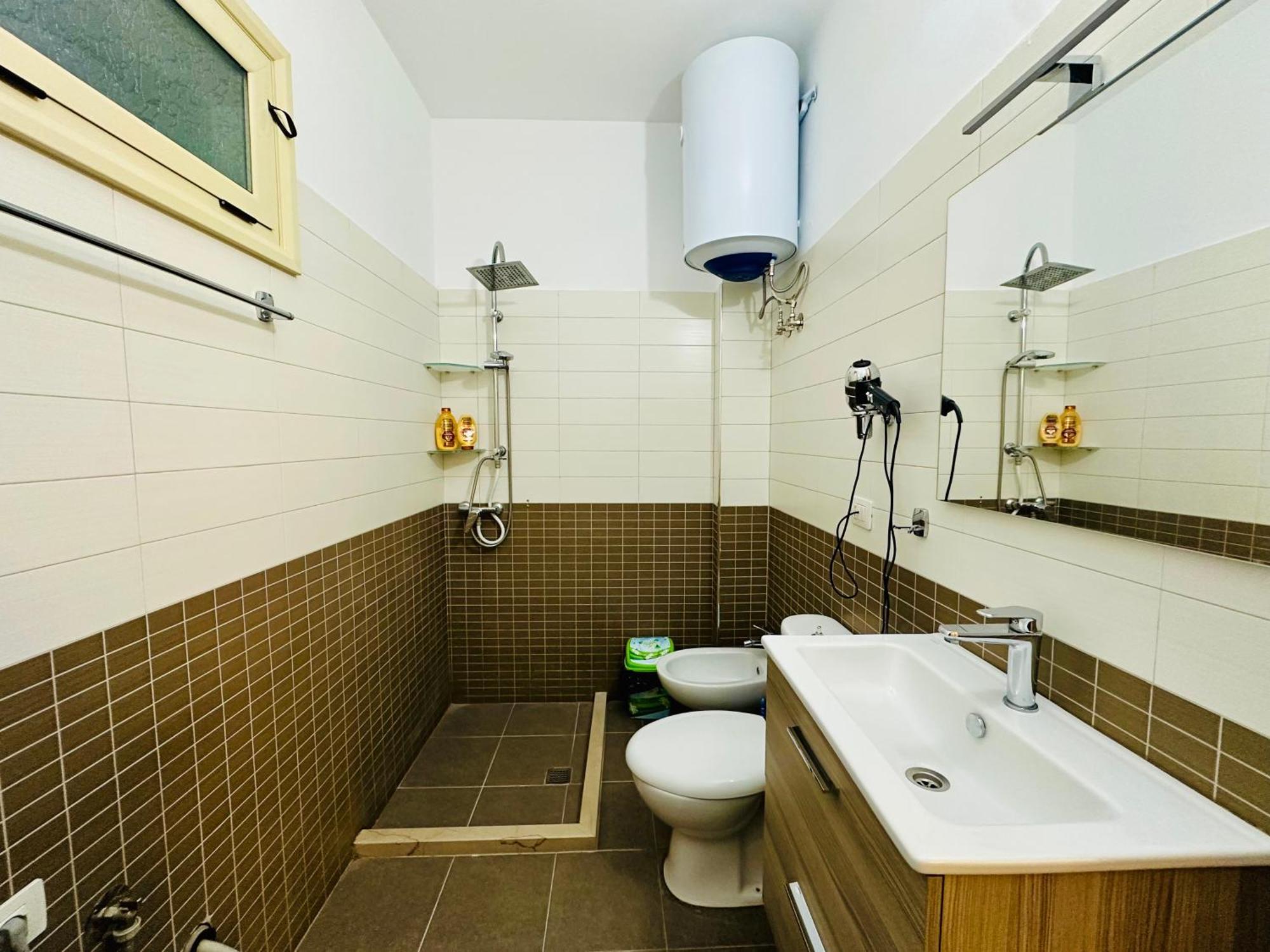 Jico Travel - Erjon Apartments Vlorë 객실 사진